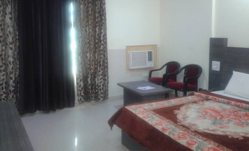 Hotel Shreedhar Niwas, Katra 5
